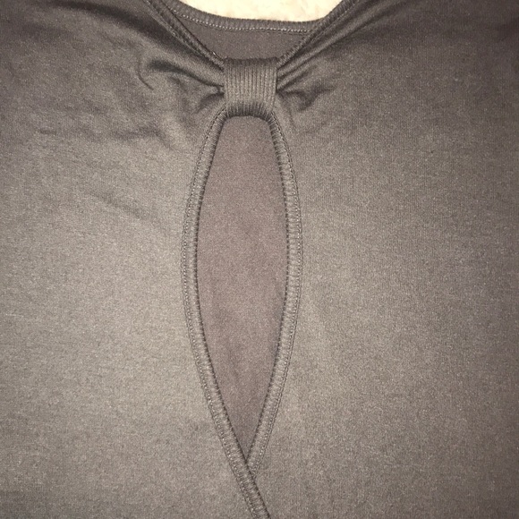 Gray Short Sleeved Sweater - Picture 3 of 4